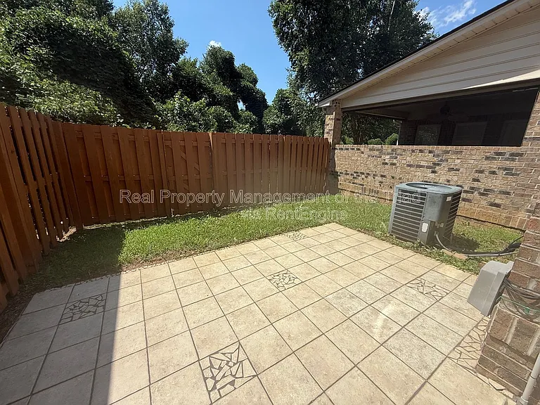 103 Southlake Ct — Photo 8