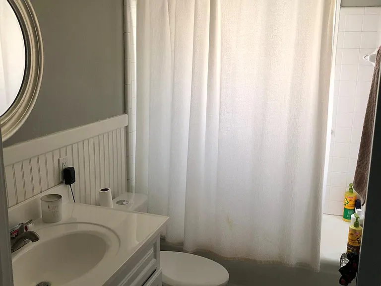 1409 Lexington Ave — Photo 9