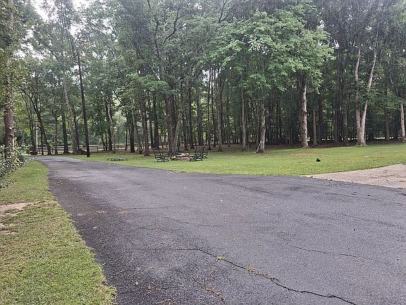 4th image of 10 Rosalyn Dr SW #29