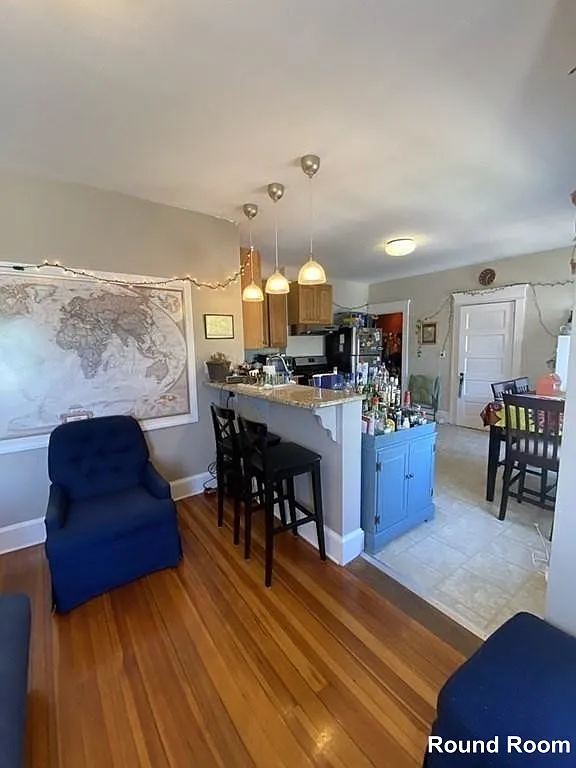 3 bed, 905 sqft, $3,500 — Photo 4