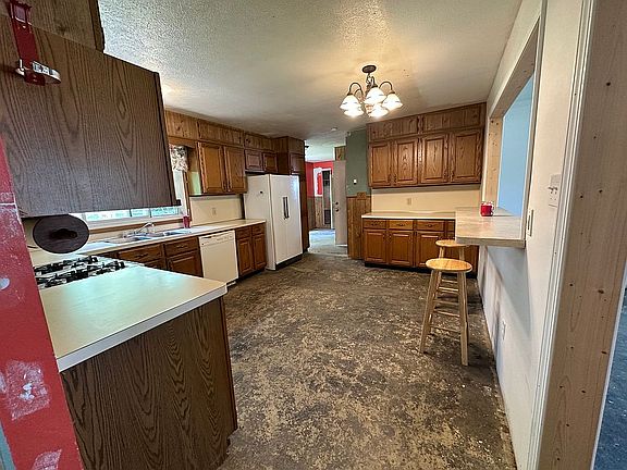 4th image of 354 Longview Rd