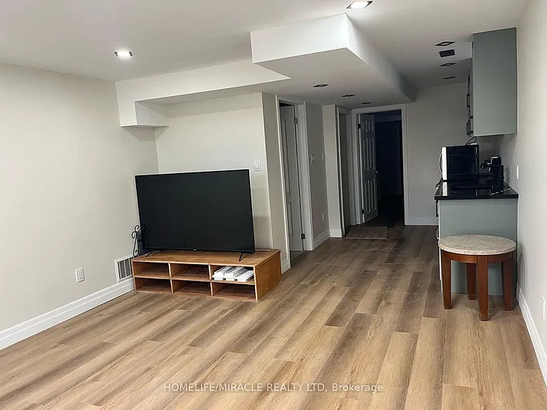 7 Garland Ave — Photo 5