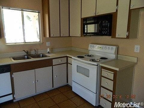 5th image of 1445 Cypress Dr