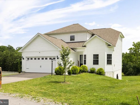 45 Niagara Ct, Falling Waters, WV 25419