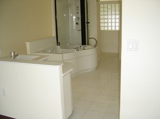 4th image of 6901 Edgewater Dr APT 319
