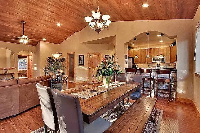 977 Creekwood Dr — Photo 5