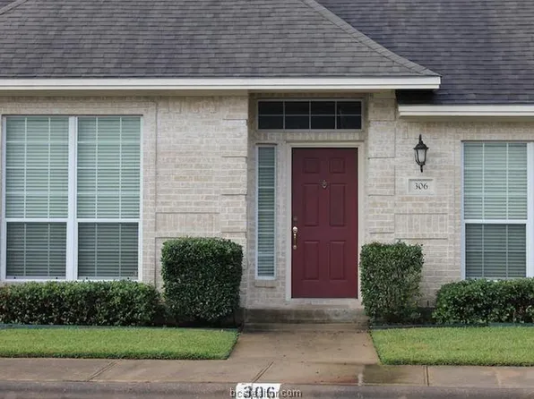 306 Fraternity Row, College Station, TX 77845