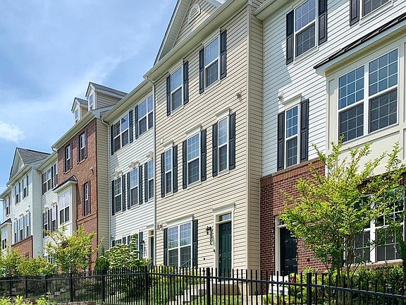 4th image of 18312 Woodhouse Ln