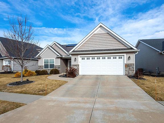 3rd image of 2430 Pheasant Creek Cir