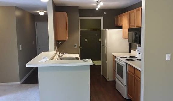 5th image of 7540 Shawnee Ln APT 242