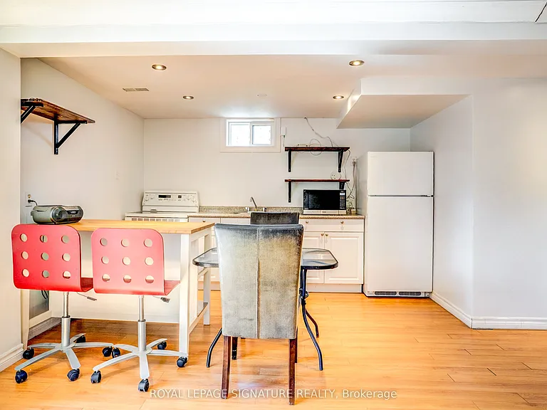 17 Avis Cres #BASEMENT — Photo 10