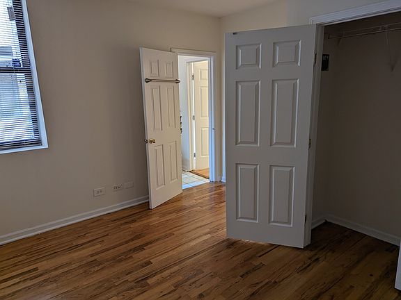 2nd image of 915 W Dakin St #917-101