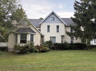1041 W Highland St, Whitewater, WI 53190