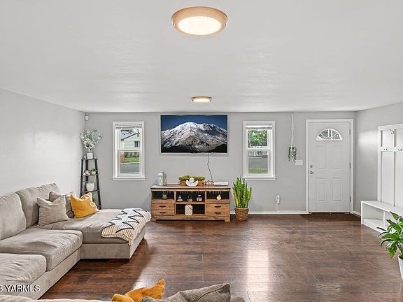 2nd image of 501 Mount Adams Dr