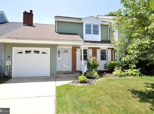 109 Mayfair Ln, Mount Laurel, NJ 08054