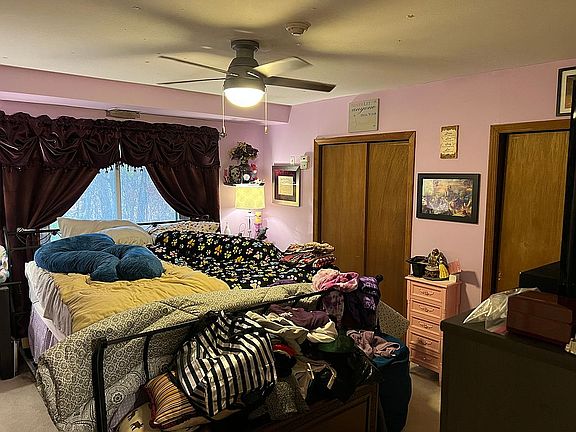 5th image of 12 Birch Ct