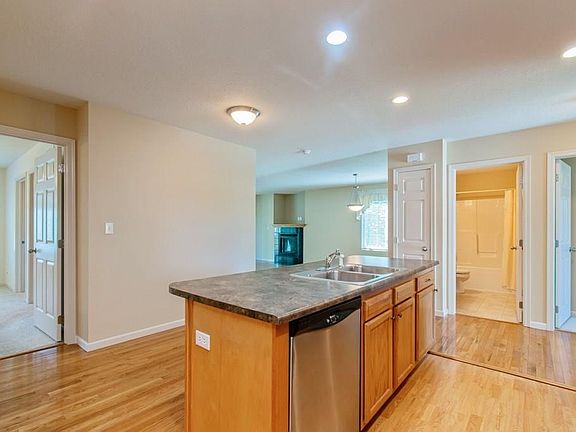 5th image of 4106 Brickman Ave