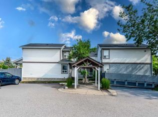 503 E Signal Hill Grn SW, Calgary, AB T3H 2Y4
