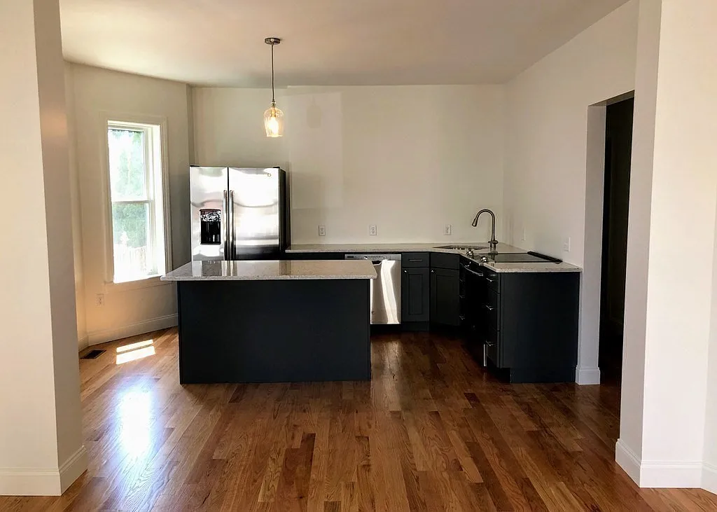 2 bed, 2.5 bath, 1000 sqft, $3,050 — Photo 2