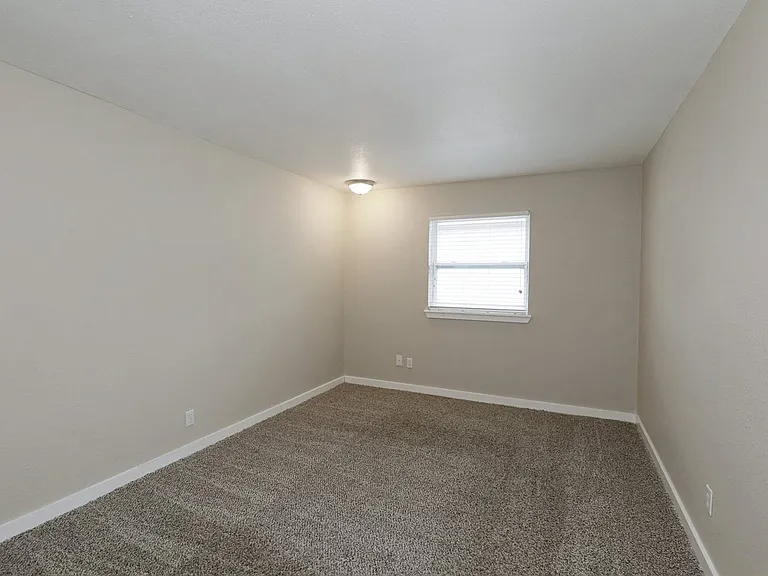 Bennett Pointe — Photo 13