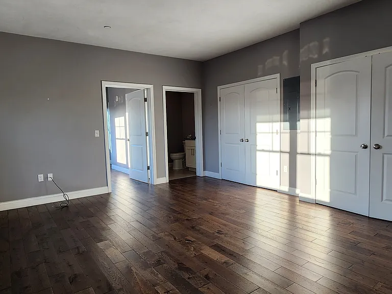41 Saratoga St #2F — Photo 2
