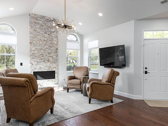 3rd image of 6183 Stonewalk Ln