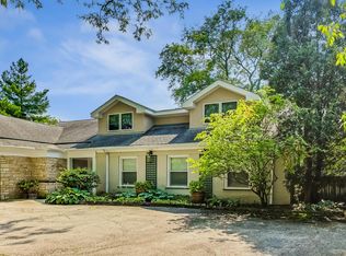 1066 Old Elm Ln, Glencoe, IL 60022