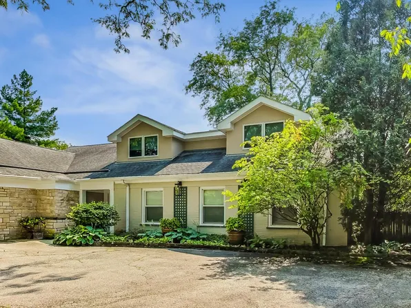 1066 Old Elm Ln, Glencoe, IL 60022