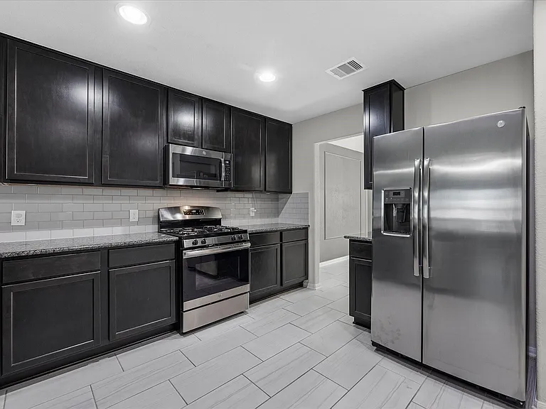 2606 Zephyr Ln — Photo 8