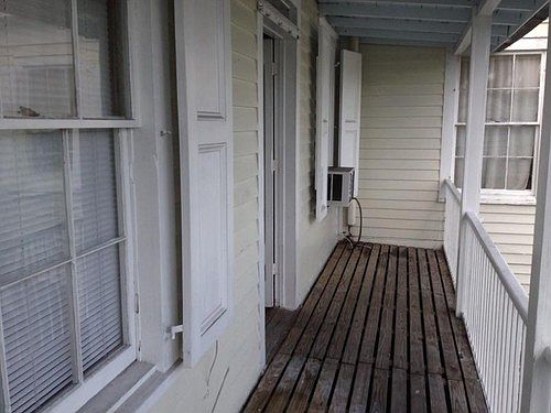 2nd image of 802 Eaton St APT 3