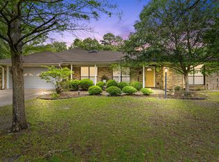 737 Greenbriar Trl, Holly Lake Ranch, TX 75765
