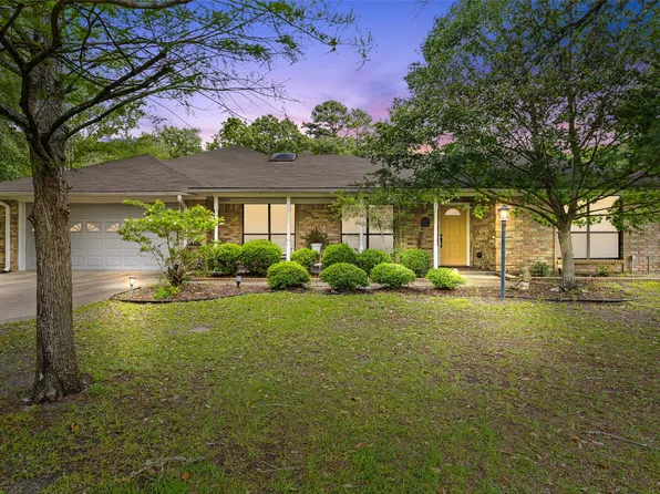 737 Greenbriar Trl, Holly Lake Ranch, TX 75765