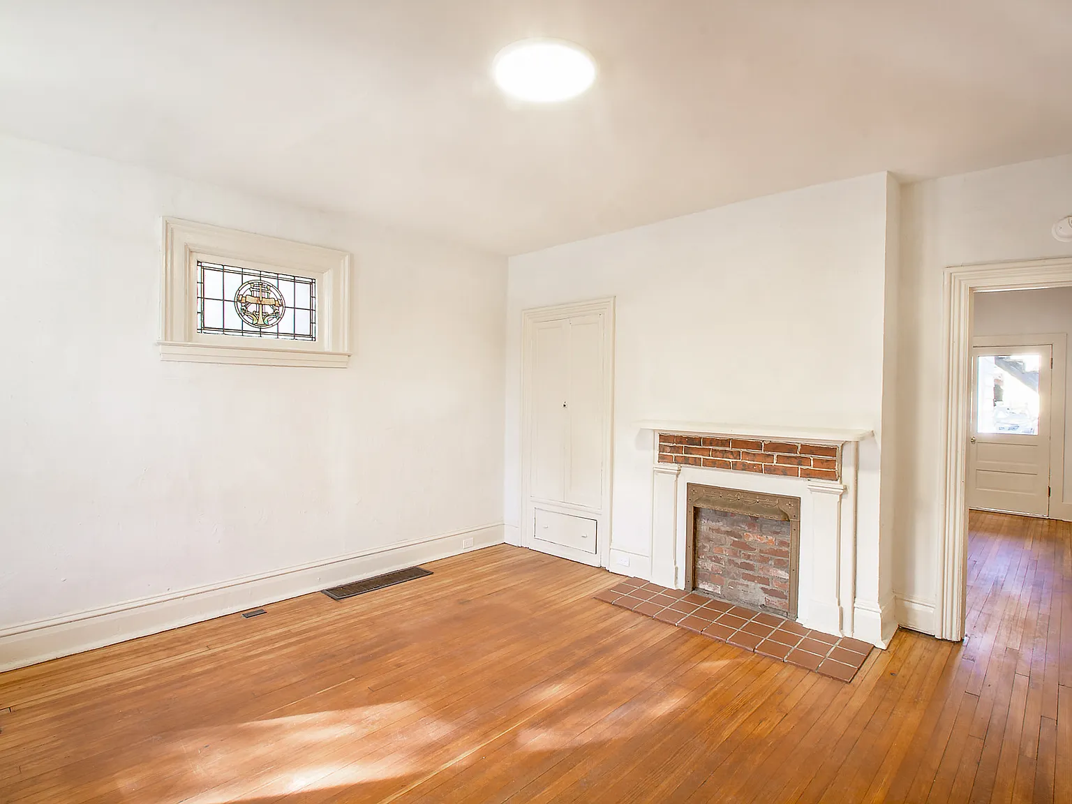 Studio, 650 sqft, $1,100 — Photo 4