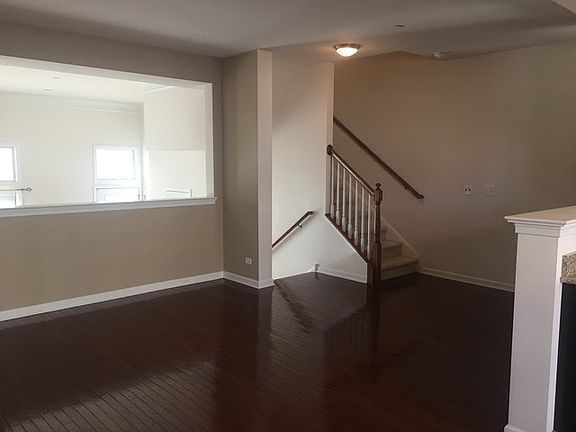 3rd image of 2812 Commons Dr #2812