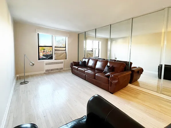 2717 East 28th Street image 1 of 17