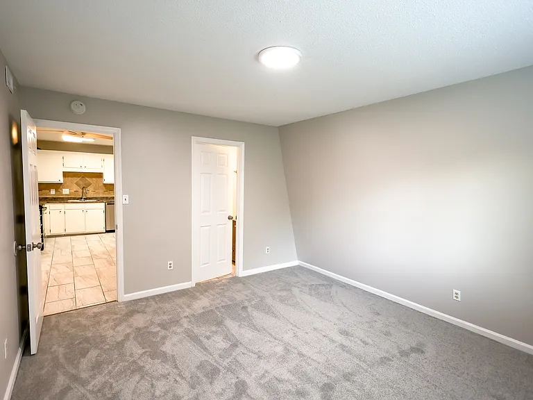 612 Germaine St #A — Photo 9