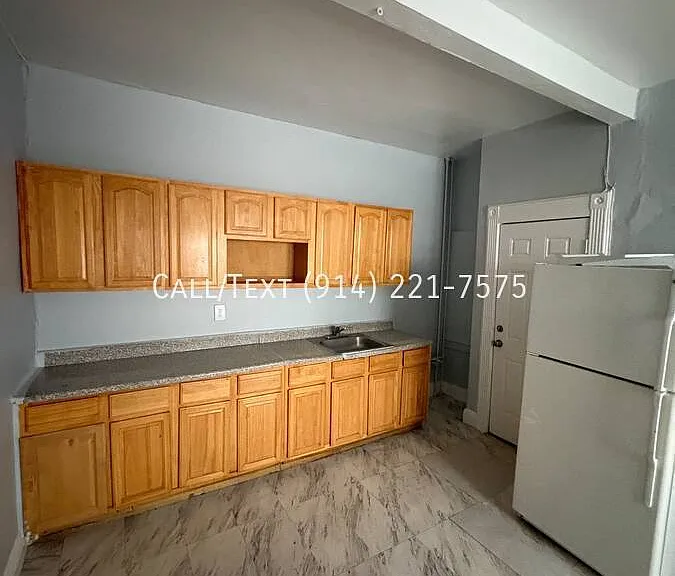 162 Waverly St #2 — Photo 4