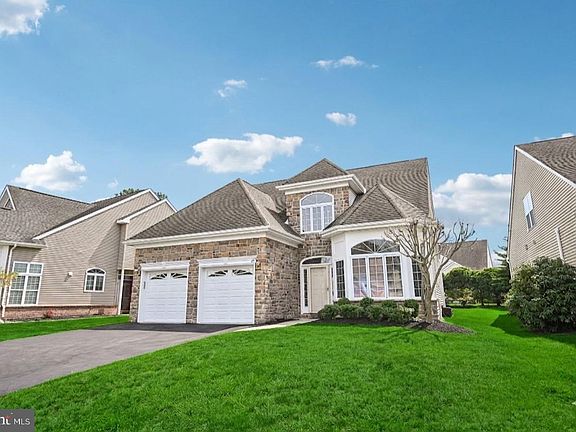 2nd image of 42 Lewis Dr