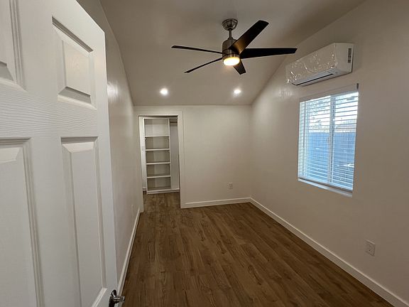3rd image of 1718 N 26th Pl APT 5
