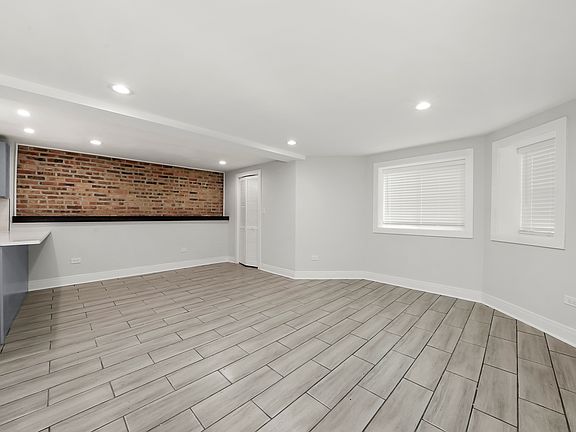 3rd image of 1306 N Maplewood Ave #G