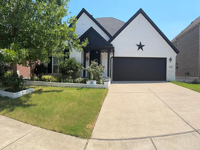 1117 Horsetail Dr — Photo 1