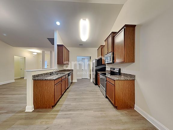3rd image of 2217 Magnolia Ct