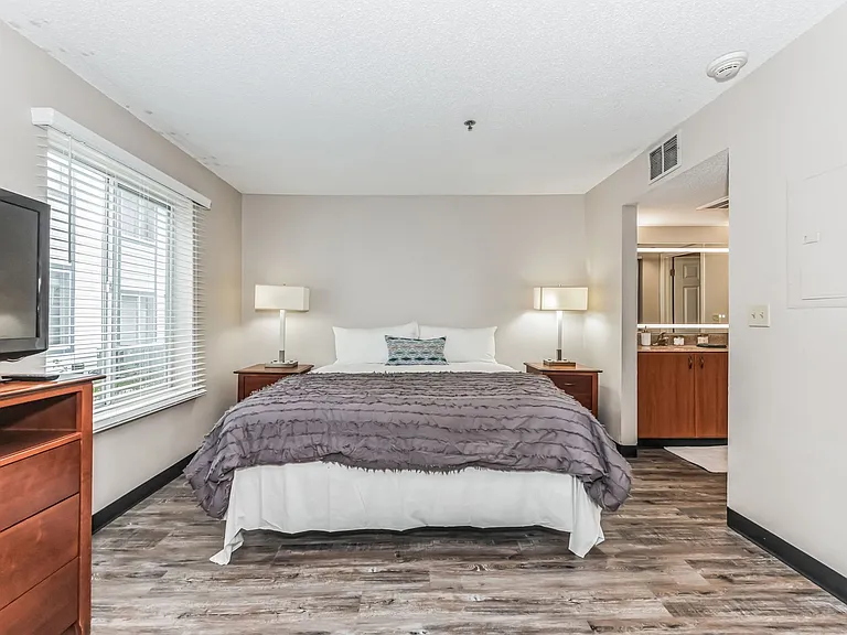 Vivo Living Charlotte (Tryon) — Photo 8