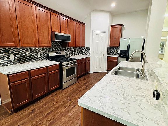 2nd image of 1303 Four Seasons Farm Dr
