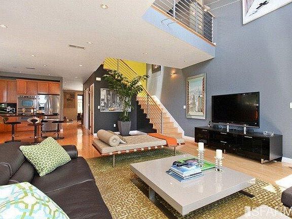 4th image of 296 Grand View Ave #2