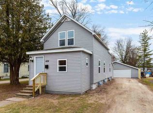 424 Adams St, Neenah, WI 54956