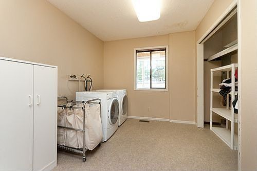 4th image of 570 S Manor Heights Dr