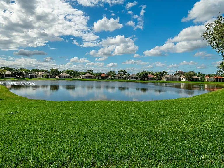 2675 Clipper Cir — Photo 26