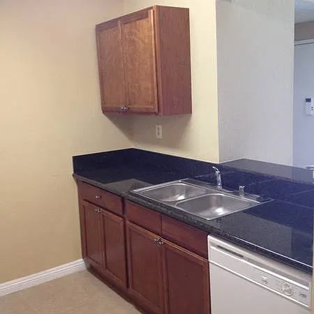 1 bed, 750 sqft, $1,995 — Photo 3