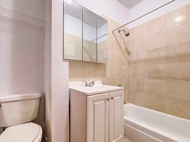 858 10th Ave #4N — Photo 3